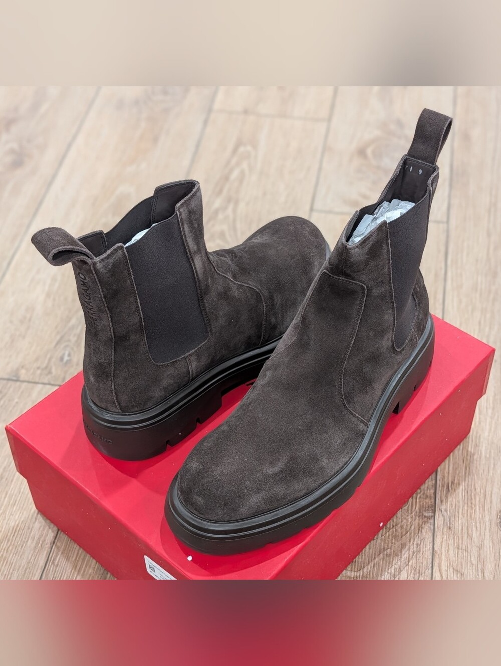 $1450 Mens Salvatore Ferragamo "Doran" Suede Chelsea Boots Brown 9 E